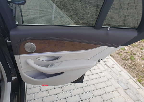 Mercedes-Benz Klasa E cena 139999 przebieg: 248000, rok produkcji 2017 z Biała małe 667
